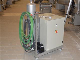 Machine mobile pour la production d'eau ozonée